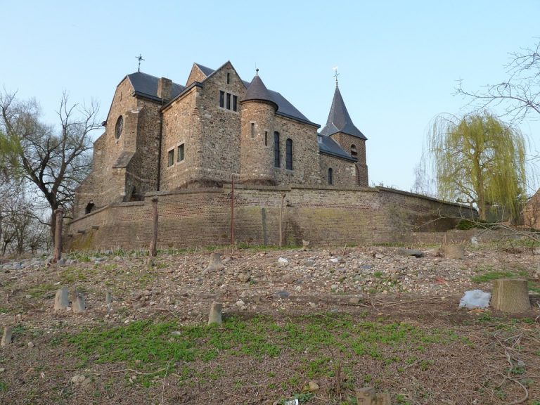Home Witte kerk in Thorn, Noord-Limburg - een van de hoogtepunten voor een dagje erop uit